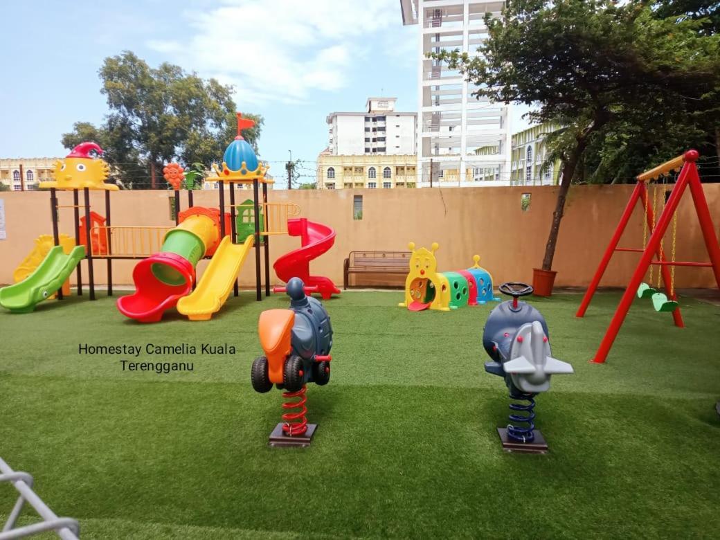 Homestay Kuala Terengganu Rose House Pantai Batu Buruk Exterior foto